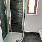 Dom wakacyjny 5-bed House Near *