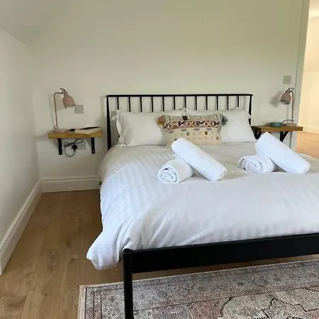 5-bed House Near Semesterbostad