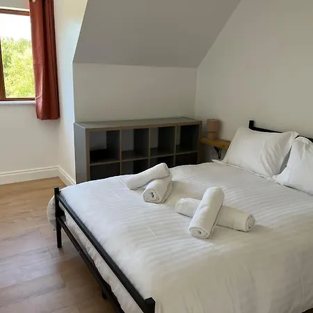 5-bed House Near Semesterbostad *