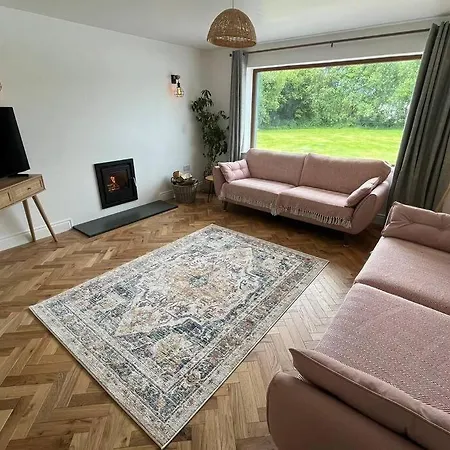 Semesterbostad 5-bed House Near *