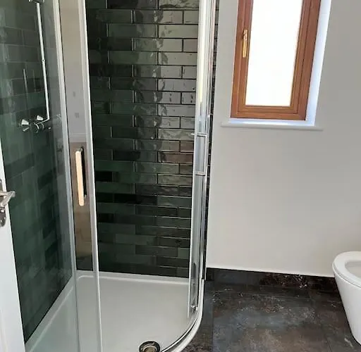 Hébergement de vacances 5-bed House Near *