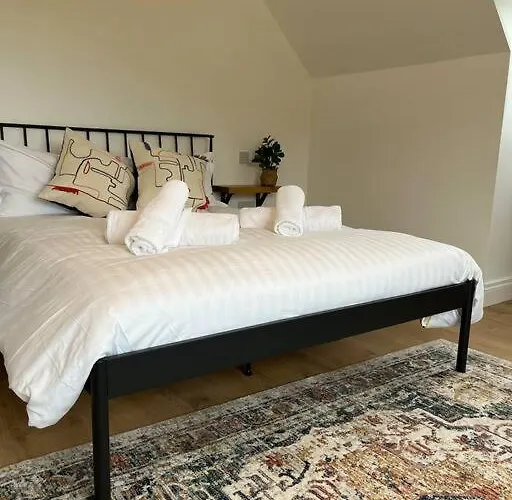 Hébergement de vacances 5-bed House Near