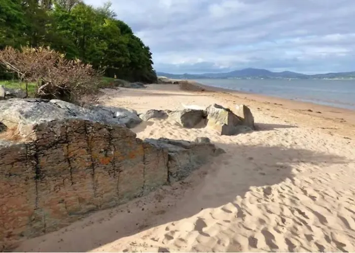 Prázdninový dům 5-bed House Near *