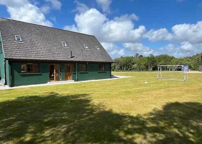 Prázdninový dům 5-bed House Near