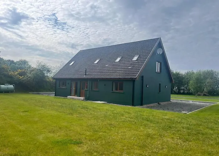5-bed House Near *