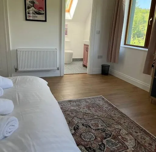 Hébergement de vacances 5-bed House Near